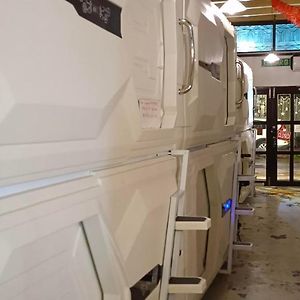 Vspace Guesthouse Capsule & Cafe